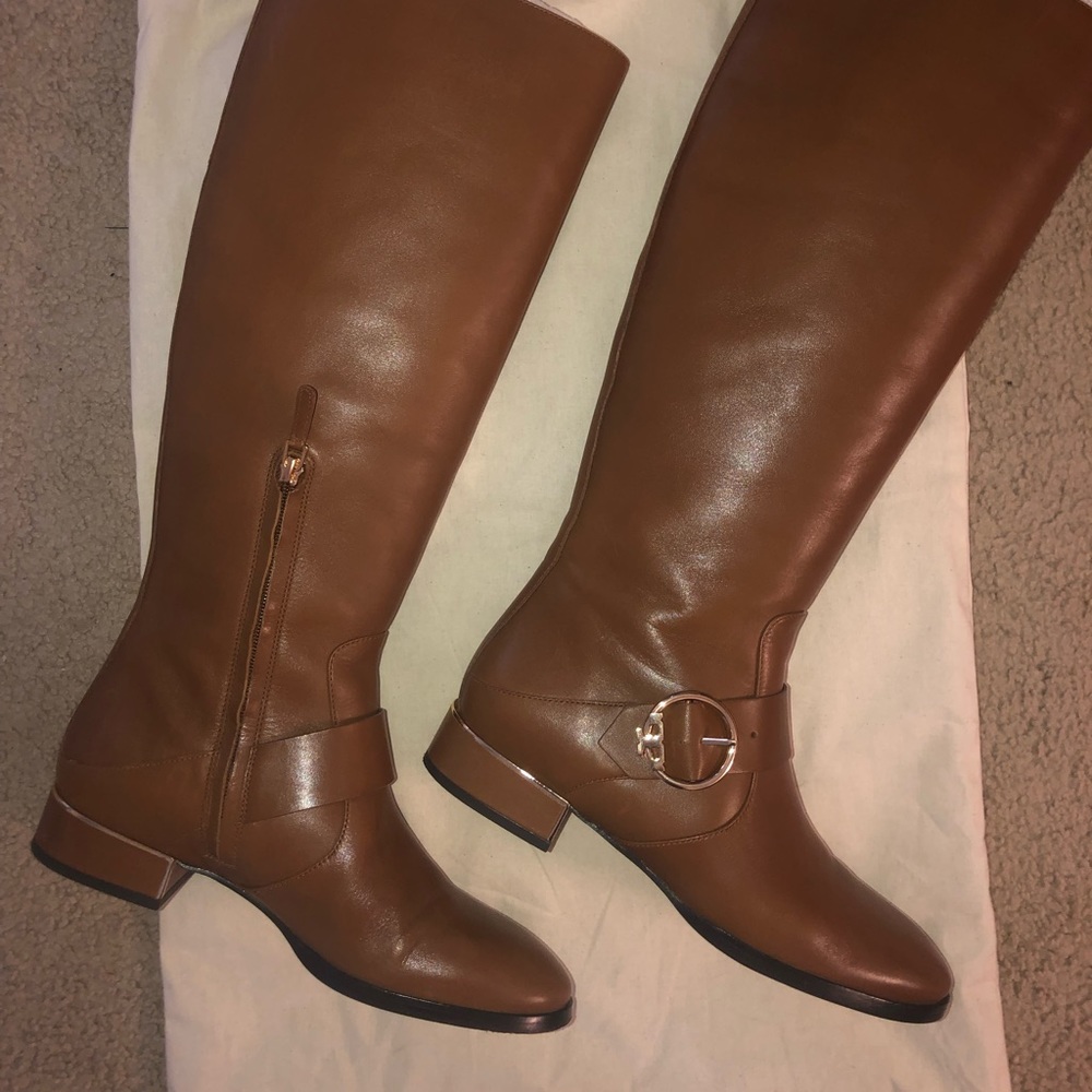 Tory Burch 9.5 boots